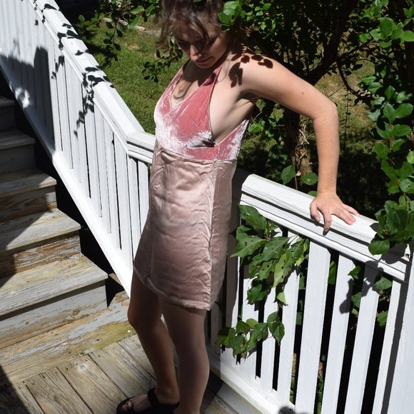 Reformation "Kit" dress in blush - Picture 4 of 7